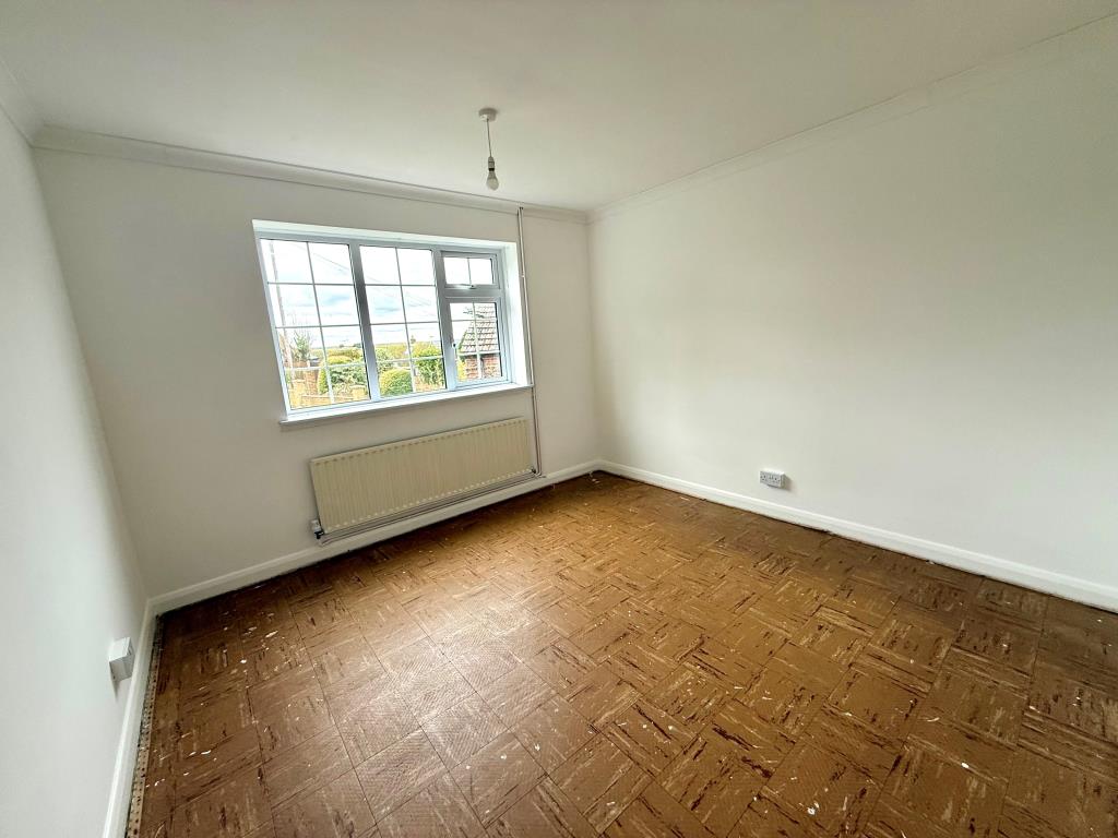Lot: 155 - DETACHED CHALET BUNGALOW FOR IMPROVEMENT - Bedroom two